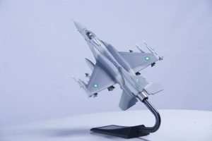 02 F-16C